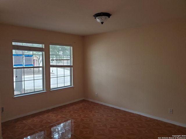 7847 Oakdale Park, San Antonio, TX 78254