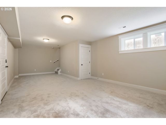 7604 N WASHBURNE Ave, Portland, OR 97217