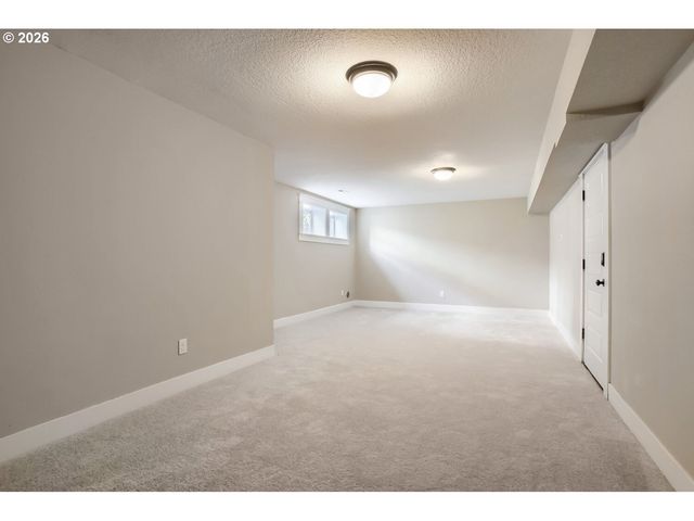 7604 N WASHBURNE Ave, Portland, OR 97217