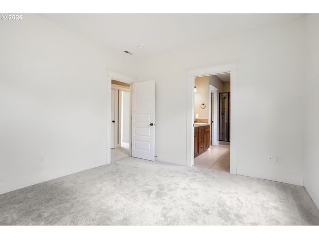 7604 N WASHBURNE Ave, Portland, OR 97217