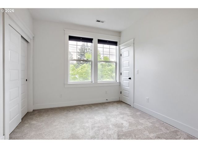 7604 N WASHBURNE Ave, Portland, OR 97217
