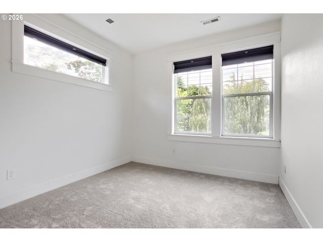 7604 N WASHBURNE Ave, Portland, OR 97217