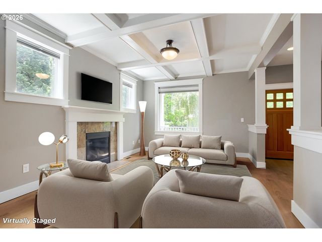 7604 N WASHBURNE Ave, Portland, OR 97217