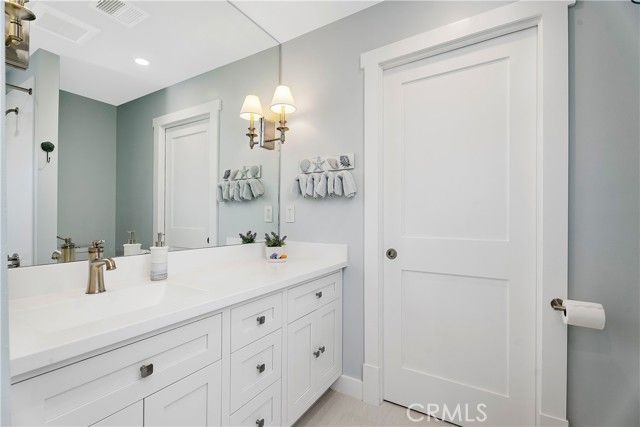 31821 Via Pato, Laguna Hills, CA 92679