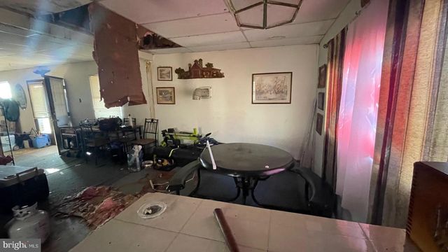 INTIMIDATORS RD, Petersburg, WV 26847