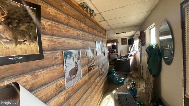 INTIMIDATORS RD, Petersburg, WV 26847