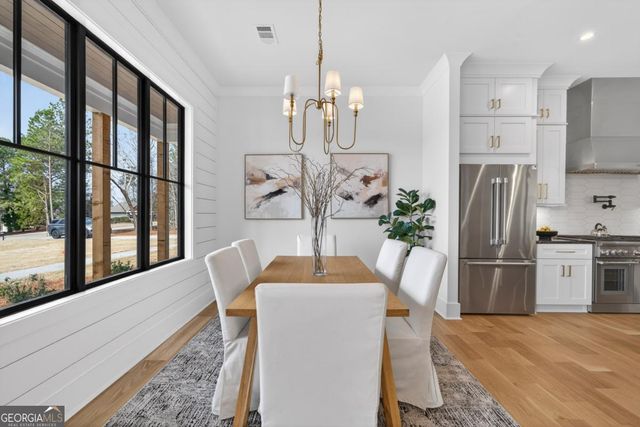 2020 Clearwater Drive, White Plains, GA 30678