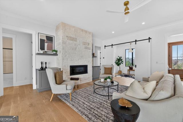 2020 Clearwater Drive, White Plains, GA 30678