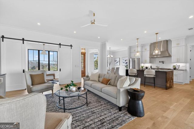 2020 Clearwater Drive, White Plains, GA 30678