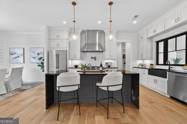 2020 Clearwater Drive, White Plains, GA 30678