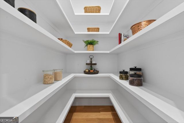 2020 Clearwater Drive, White Plains, GA 30678