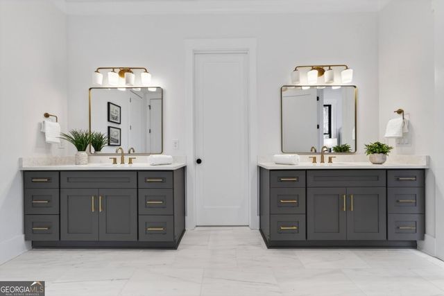 2020 Clearwater Drive, White Plains, GA 30678