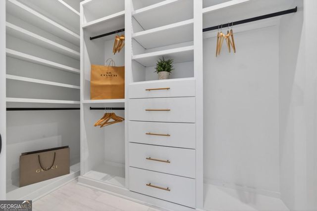 2020 Clearwater Drive, White Plains, GA 30678