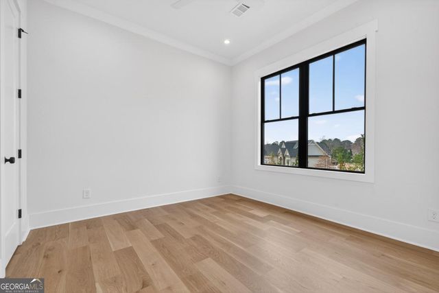 2020 Clearwater Drive, White Plains, GA 30678