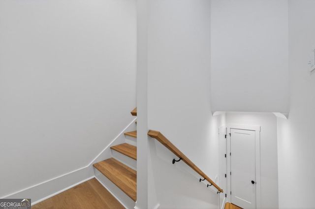 2020 Clearwater Drive, White Plains, GA 30678