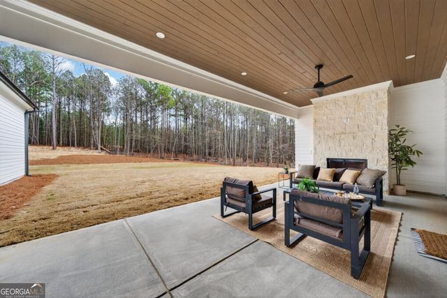 2020 Clearwater Drive, White Plains, GA 30678