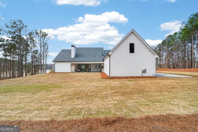 2020 Clearwater Drive, White Plains, GA 30678