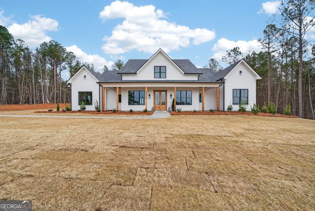 2020 Clearwater Drive, White Plains, GA 30678