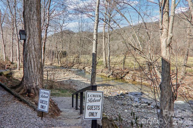 129 Riverside Villa Drive, Maggie Valley, NC 28751