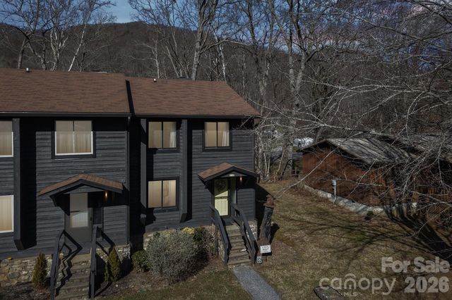 129 Riverside Villa Drive, Maggie Valley, NC 28751