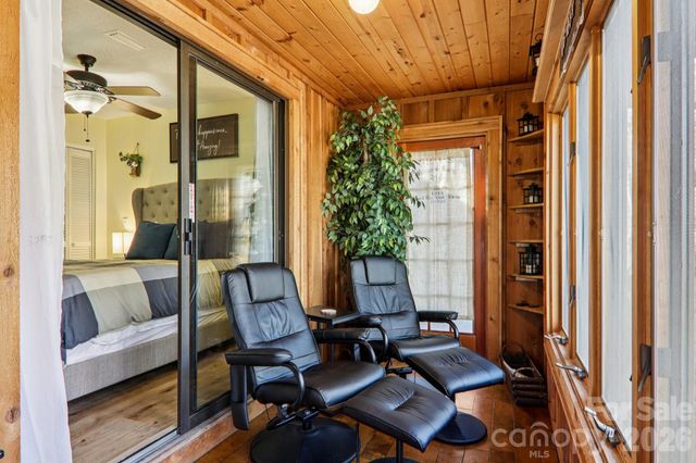 129 Riverside Villa Drive, Maggie Valley, NC 28751