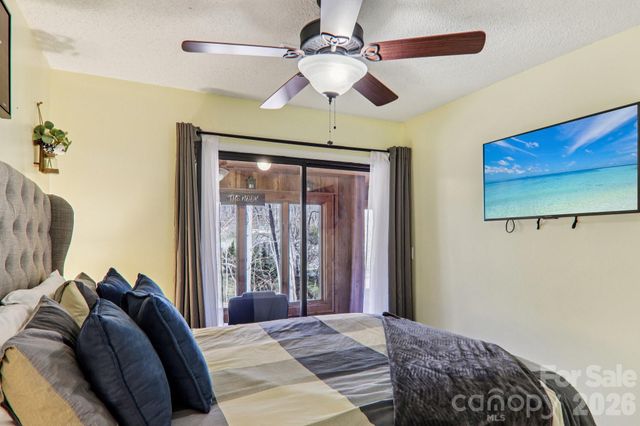 129 Riverside Villa Drive, Maggie Valley, NC 28751