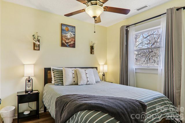 129 Riverside Villa Drive, Maggie Valley, NC 28751