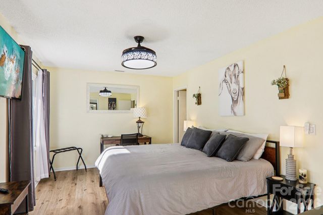 129 Riverside Villa Drive, Maggie Valley, NC 28751