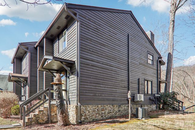 129 Riverside Villa Drive, Maggie Valley, NC 28751