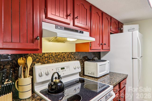 129 Riverside Villa Drive, Maggie Valley, NC 28751