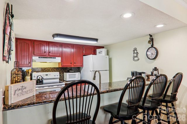 129 Riverside Villa Drive, Maggie Valley, NC 28751