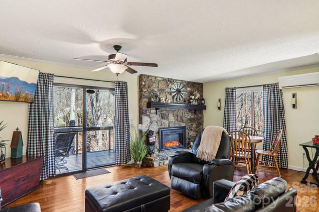 129 Riverside Villa Drive, Maggie Valley, NC 28751