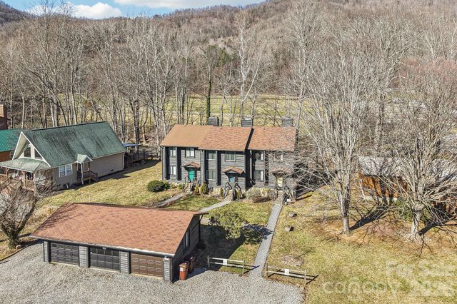 129 Riverside Villa Drive, Maggie Valley, NC 28751