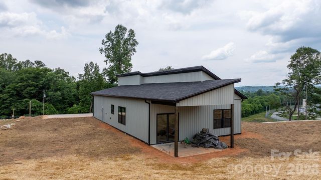 913 Overlook Drive SW, Lenoir, NC 28645