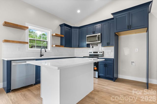 913 Overlook Drive SW, Lenoir, NC 28645