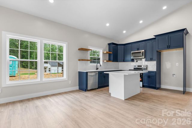 913 Overlook Drive SW, Lenoir, NC 28645