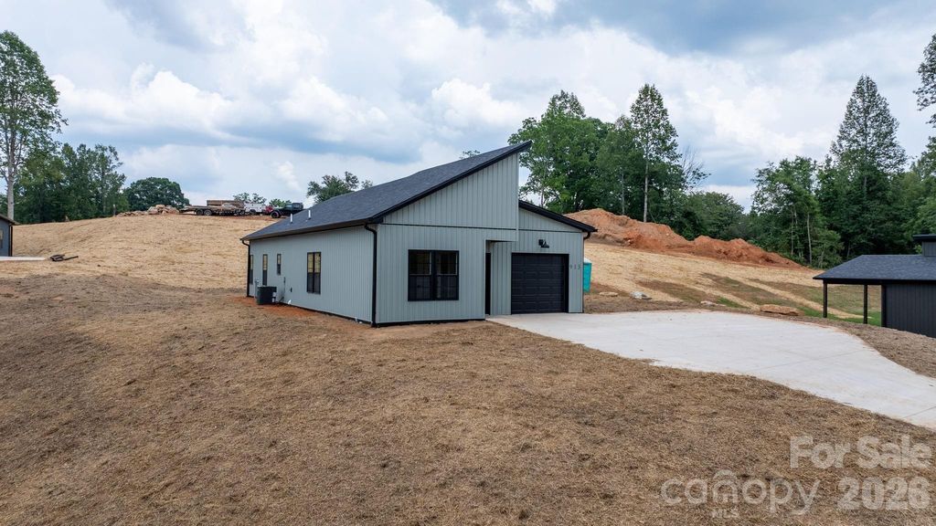 913 Overlook Drive SW, Lenoir, NC 28645