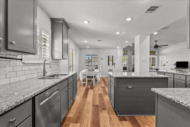 2502 Rosa Rita Drive, League City, TX 77573