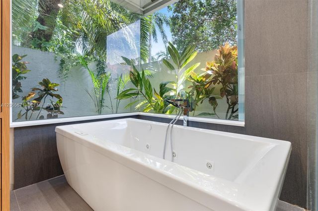 2499 Princeton Court, Weston, FL 33327