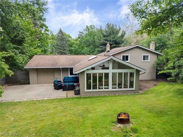 932 Aintree Park Drive, Mayfield Village, OH 44143