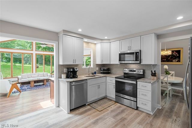 932 Aintree Park Drive, Mayfield Village, OH 44143