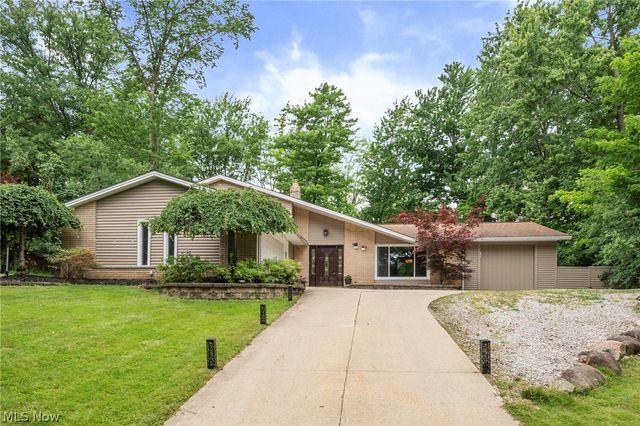 932 Aintree Park Drive, Mayfield Village, OH 44143