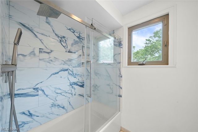 932 Aintree Park Drive, Mayfield Village, OH 44143