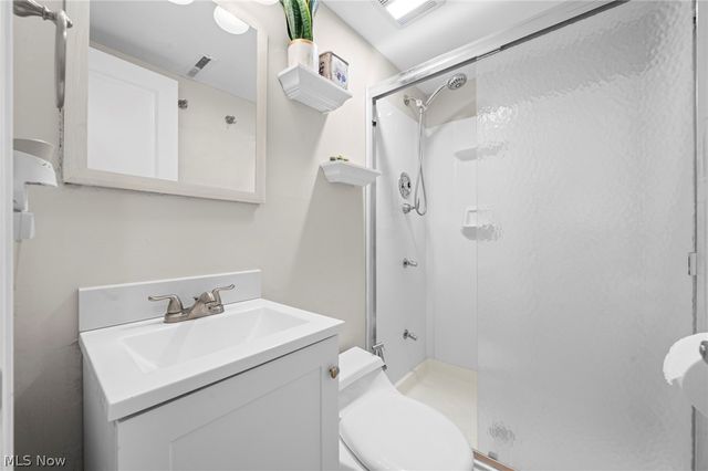 932 Aintree Park Drive, Mayfield Village, OH 44143