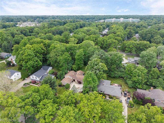 932 Aintree Park Drive, Mayfield Village, OH 44143