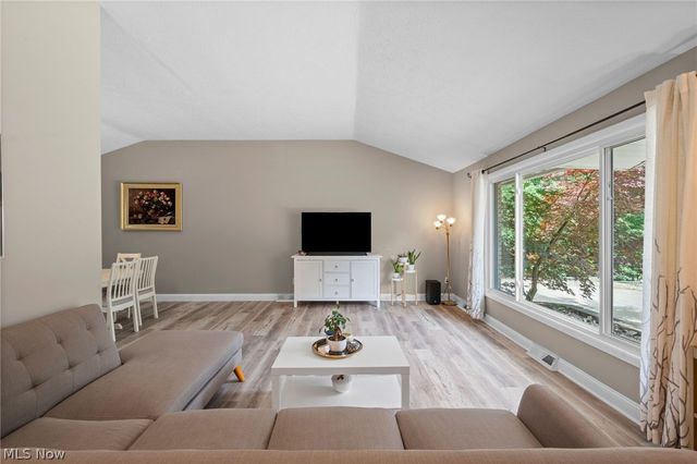 932 Aintree Park Drive, Mayfield Village, OH 44143