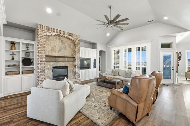 7100 Granville Drive, Mansfield, TX 76063