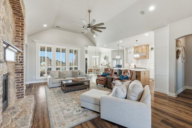 7100 Granville Drive, Mansfield, TX 76063