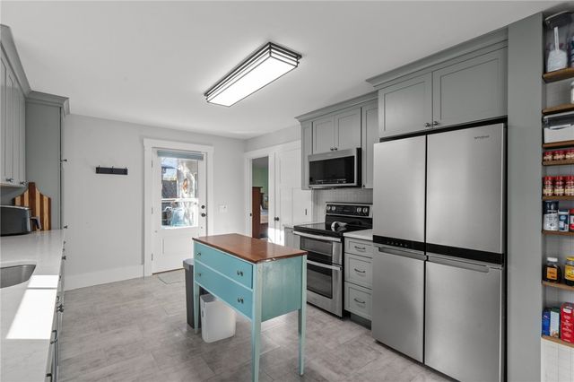 104 Howland Avenue, Jamestown, RI 02835