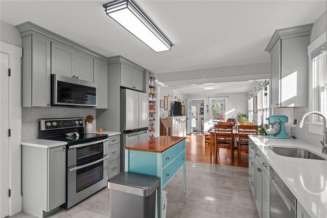 104 Howland Avenue, Jamestown, RI 02835